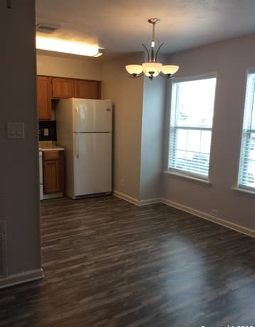 2-bedroom rental at 10551 Starcrest Dr Unit TOP RIGHT SIDE UNIT in San Antonio, TX — photo 2