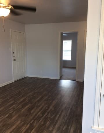 2-bedroom rental at 10551 Starcrest Dr Unit TOP RIGHT SIDE UNIT in San Antonio, TX — photo 5