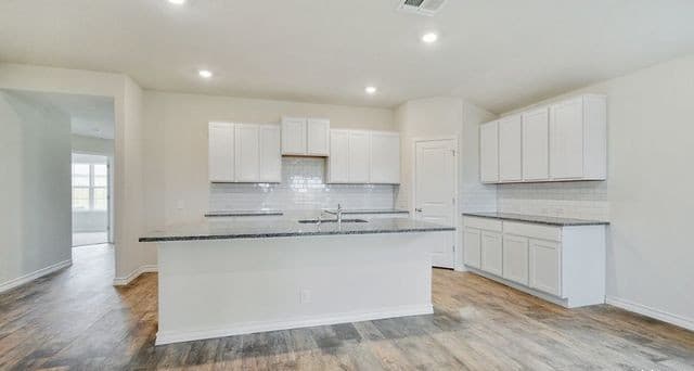 4-bedroom rental at 525 Twisting Stream in Cibolo, TX — photo 3