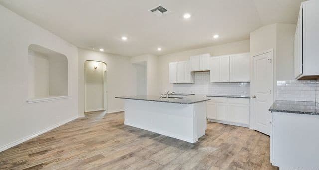 4-bedroom rental at 606 Twisting Stream in Cibolo, TX — photo 5