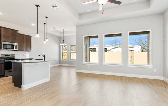 3-bedroom rental at 514 Park Circle in Hondo, TX — photo 5