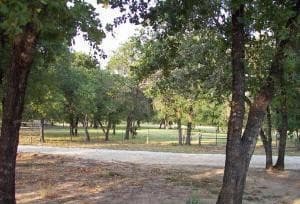3-bedroom rental at 718 Cherry Ridge in Floresville, TX — photo 2