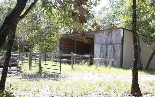 3-bedroom rental at 718 Cherry Ridge in Floresville, TX — photo 3