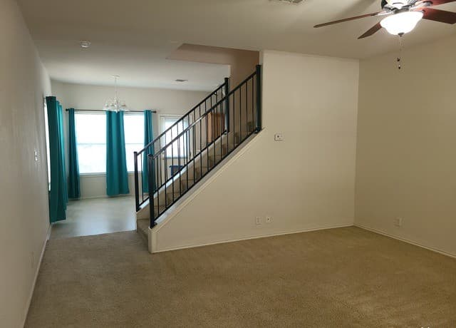 3-bedroom rental at 7207 Painter Way in San Antonio, TX — photo 4