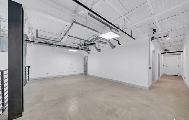 3-bedroom rental at 215 Coca Cola Unit 302 in San Antonio, TX — photo 2