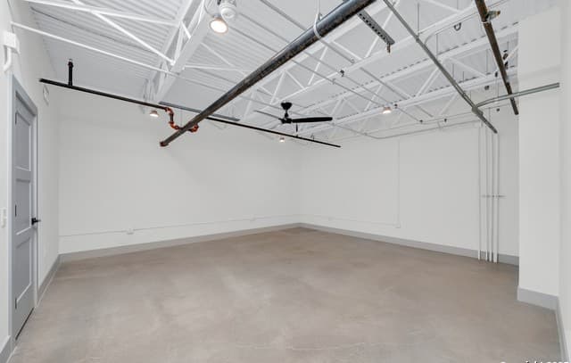 3-bedroom rental at 215 Coca Cola Unit 302 in San Antonio, TX — photo 5