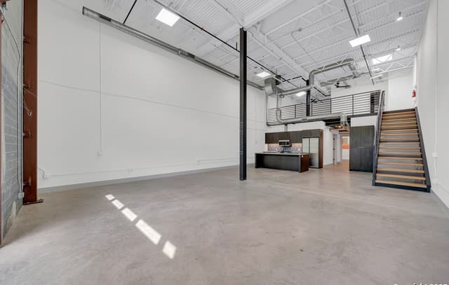 3-bedroom rental at 215 Coca Cola Unit 313 in San Antonio, TX — photo 2