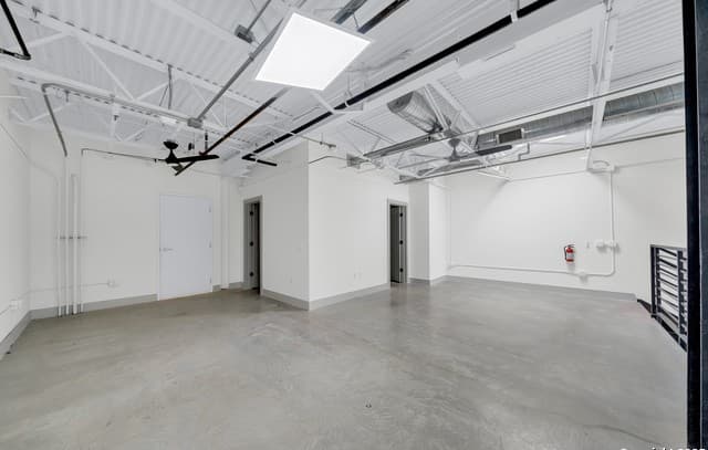 3-bedroom rental at 215 Coca Cola Unit 313 in San Antonio, TX — photo 3