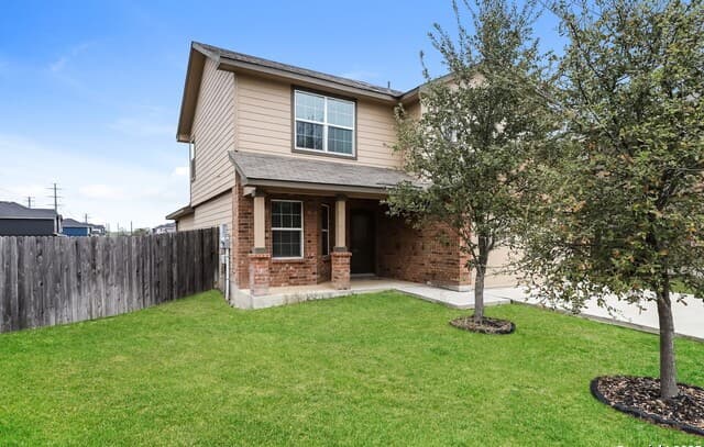 4-bedroom rental at 2935 Thackery Grv in San Antonio, TX — photo 2