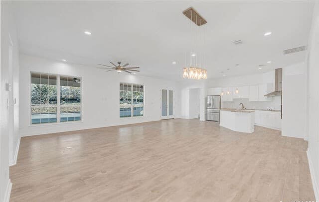 4-bedroom rental at 1303 Summerfield in San Antonio, TX — photo 3