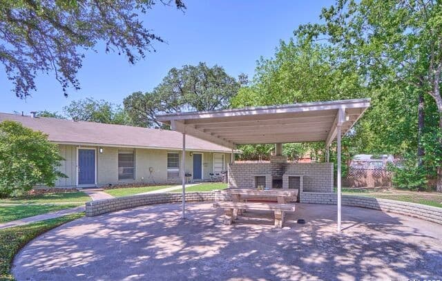 2-bedroom rental at 118 San Angelo in San Antonio TX