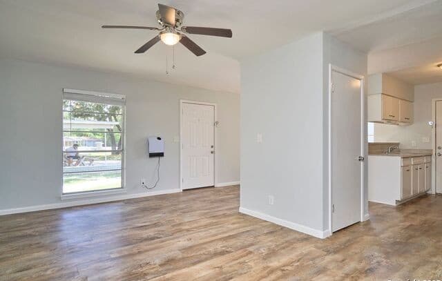2-bedroom rental at 118 San Angelo in San Antonio, TX — photo 5