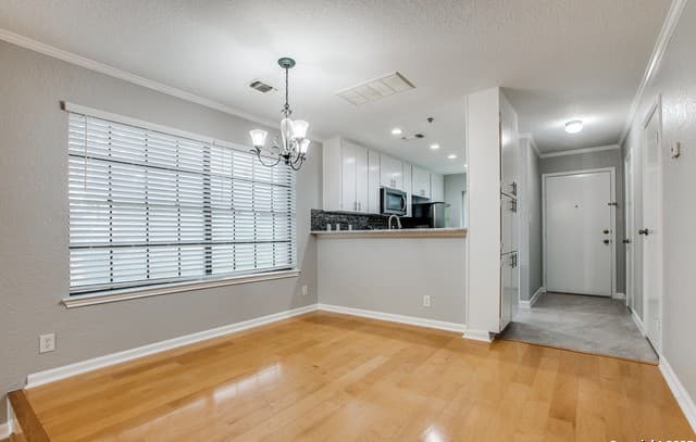 2-bedroom rental at 11815 Vance Jackson Unit 606 in San Antonio, TX — photo 2