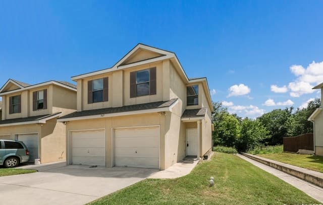 3-bedroom rental at 10619 Mathom Unit 4 in Universal City, TX — photo 3
