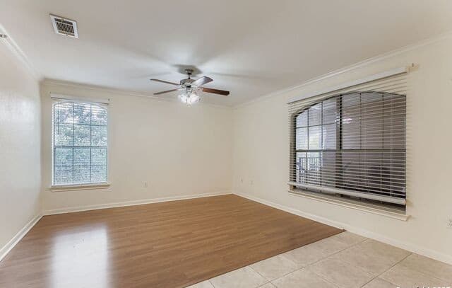 2-bedroom rental at 7323 Snowden Dr Unit 1301 in San Antonio, TX — photo 2
