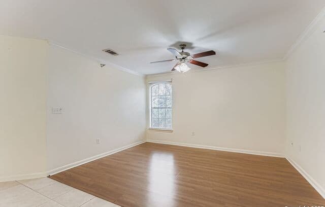 2-bedroom rental at 7323 Snowden Dr Unit 1301 in San Antonio, TX — photo 3