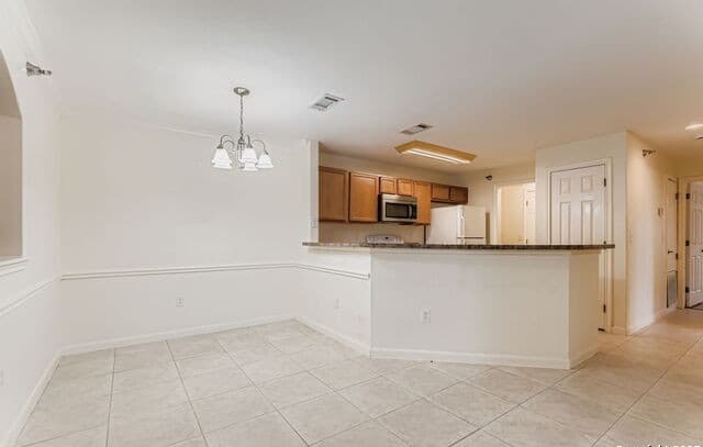 2-bedroom rental at 7323 Snowden Dr Unit 1301 in San Antonio, TX — photo 5