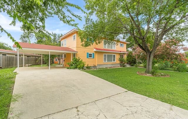 2-bedroom rental at 414 Alexander Hamilton in San Antonio TX