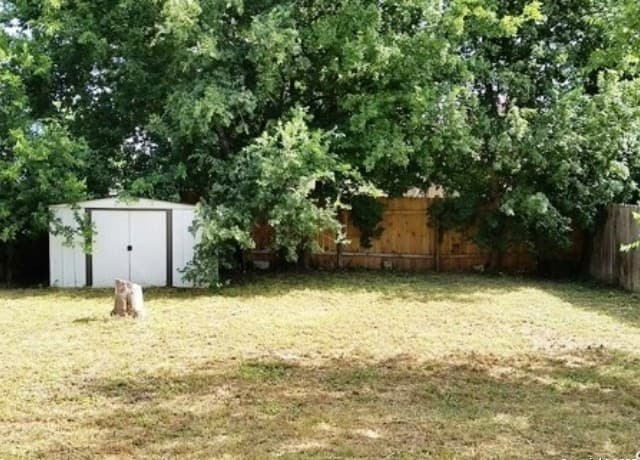 3-bedroom rental at 10039 Birch Field in San Antonio, TX — photo 5