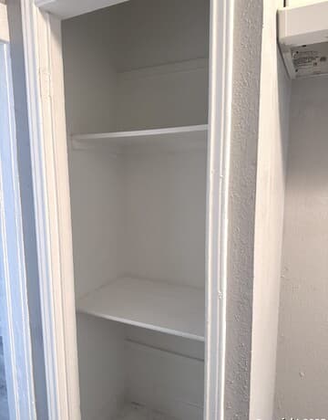 1-bedroom rental at 403 Terrell Ave Unit 2 in San Antonio, TX — photo 5