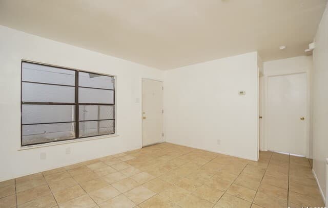 3-bedroom rental at 5916 Mission Sunrise in San Antonio, TX — photo 4