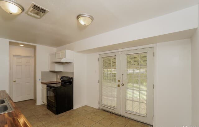 3-bedroom rental at 5916 Mission Sunrise in San Antonio, TX — photo 5