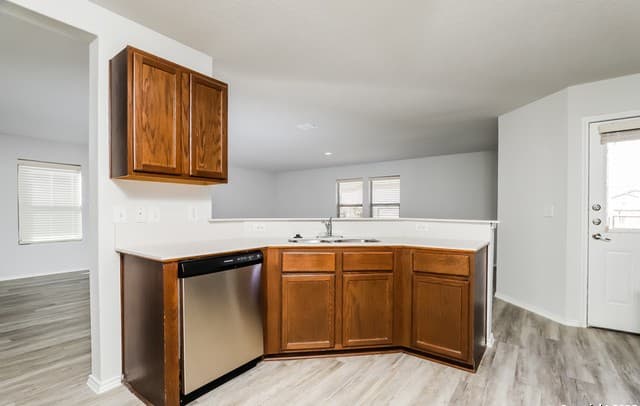 3-bedroom rental at 2107 Bigmouth Rod in San Antonio, TX — photo 5