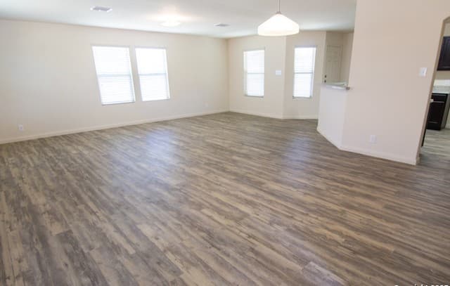 3-bedroom rental at 4826 War Horse in San Antonio, TX — photo 5