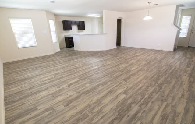 3-bedroom rental at 4939 War Horse in San Antonio, TX — photo 4