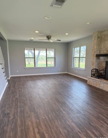 4-bedroom rental at 517 Fm 473 in Comfort, TX — photo 2