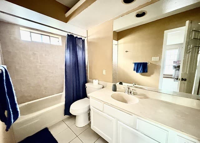 1-bedroom rental at 8633 Datapoint Dr in San Antonio, TX — photo 5