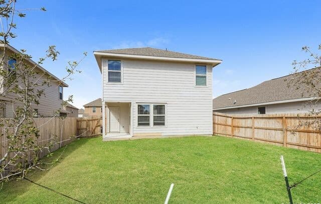 3-bedroom rental at 9422 Somers Bend in San Antonio, TX — photo 3