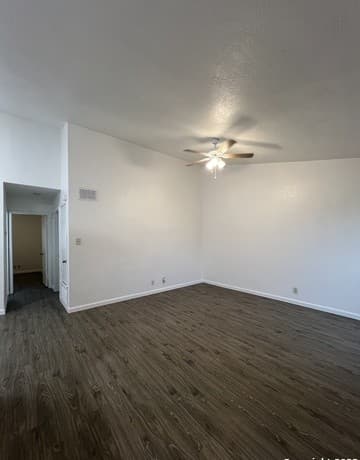 2-bedroom rental at 8846 Meadow Range in San Antonio, TX — photo 3