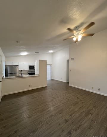 2-bedroom rental at 8846 Meadow Range in San Antonio, TX — photo 5