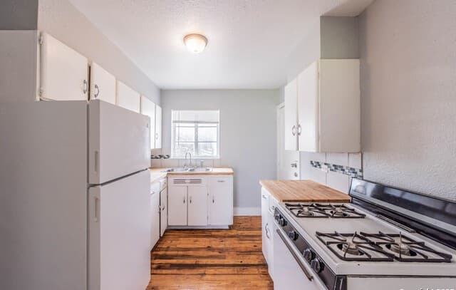 2-bedroom rental at 2331 Cincinnati Ave Unit 2 in San Antonio, TX — photo 3