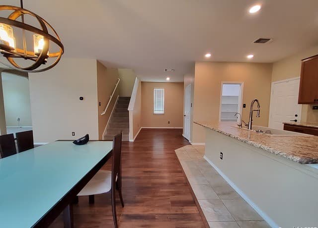 3-bedroom rental at 7150 Palomino Bay in San Antonio, TX — photo 5