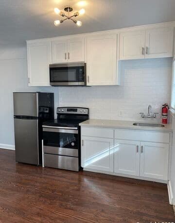 1-bedroom rental at 152 Harrigan Unit 6 in Alamo Heights, TX — photo 3