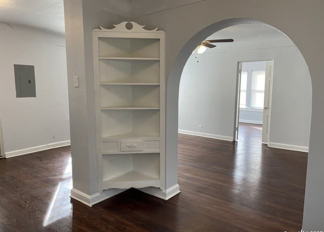 1-bedroom rental at 152 Harrigan Unit 6 in Alamo Heights, TX — photo 4