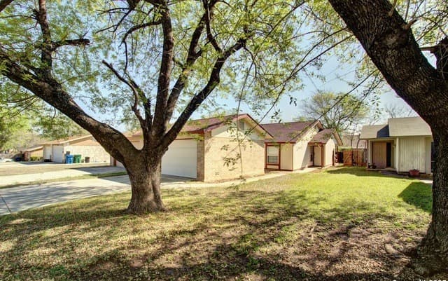 3-bedroom rental at 1346 Bayou in San Antonio TX