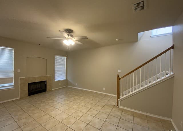 4-bedroom rental at 17211 Ashbury Lodge in San Antonio, TX — photo 5