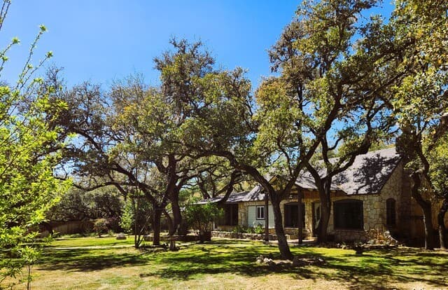 2-bedroom rental at 9810 Park Dr in Helotes TX