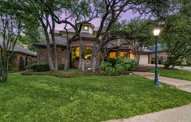 4-bedroom rental at 8 Rogers Wood in San Antonio, TX — photo 2