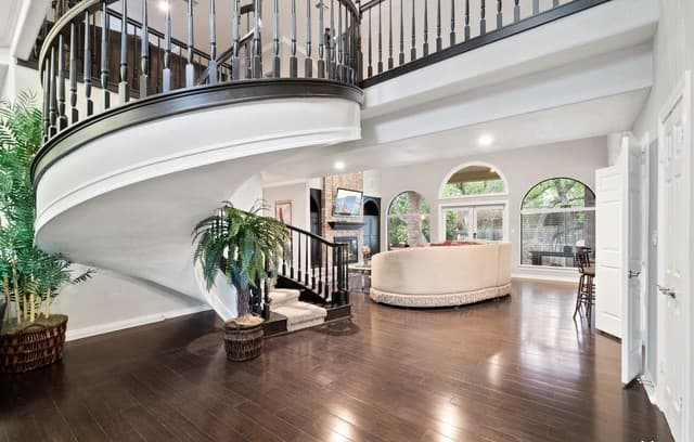 4-bedroom rental at 8 Rogers Wood in San Antonio, TX — photo 5