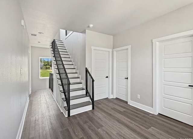 3-bedroom rental at 1801 Montana Unit 1 in San Antonio, TX — photo 3