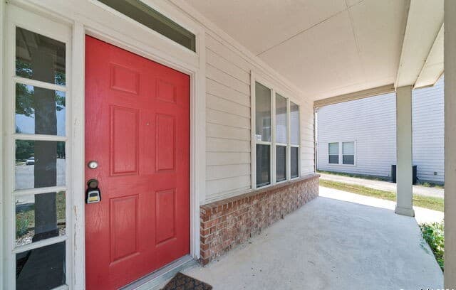 3-bedroom rental at 3706 Browning Blf in San Antonio, TX — photo 4