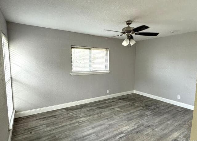3-bedroom rental at 3606 Versailles in San Antonio, TX — photo 4