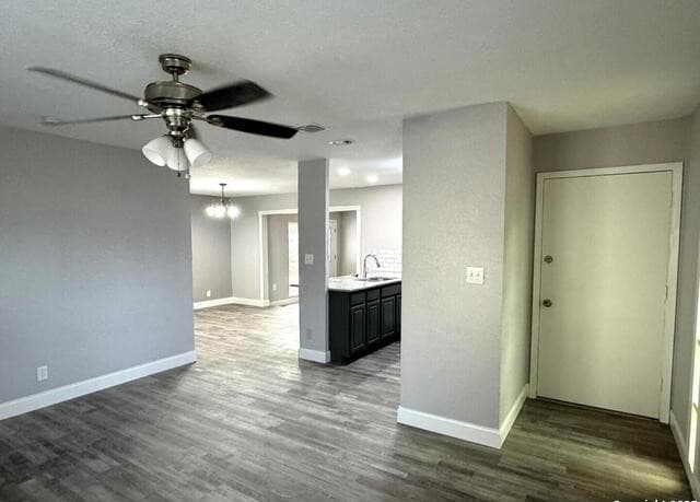 3-bedroom rental at 3606 Versailles in San Antonio, TX — photo 5