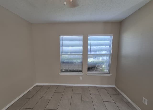 3-bedroom rental at 6919 Heron Flats in Converse, TX — photo 4