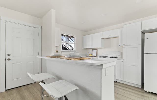 1-bedroom rental at 3409 Commercial Ave in San Antonio, TX — photo 4