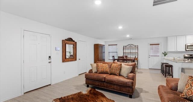 3-bedroom rental at 5315 Hornbeck in Converse, TX — photo 4